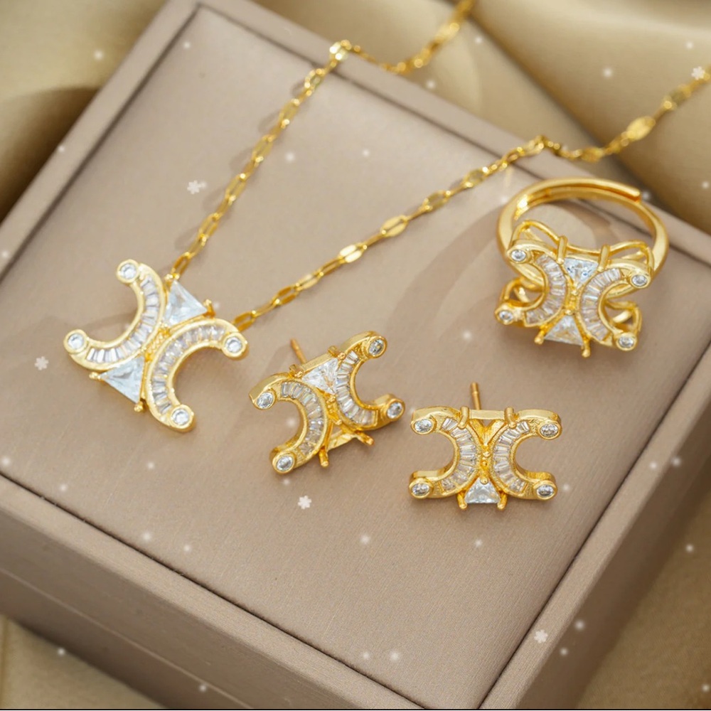 Fashion necklace set/ tarnish free/ water resistant